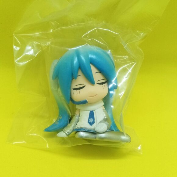 Snow Hatsune Miku project sekai mini figure - Picture 2 of 3